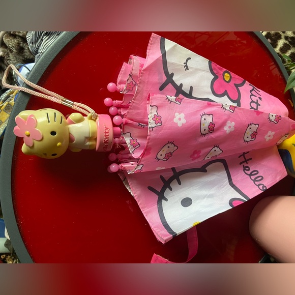 Hello Kitty Kids Folding Umbrella Velcro Closure - Picture 3 of 8